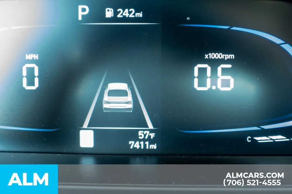 2025 Hyundai Elantra SEL - Photo 39