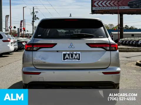 More photos of 2022 Mitsubishi Outlander SE at ALM Hyundai Athens, GA