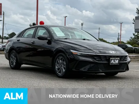 More photos of 2024 Hyundai Elantra SEL at ALM Hyundai Athens, GA