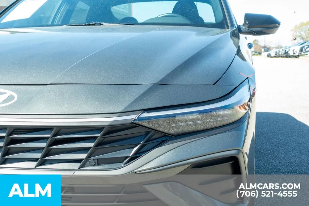 2025 Hyundai Elantra SEL - Photo 14