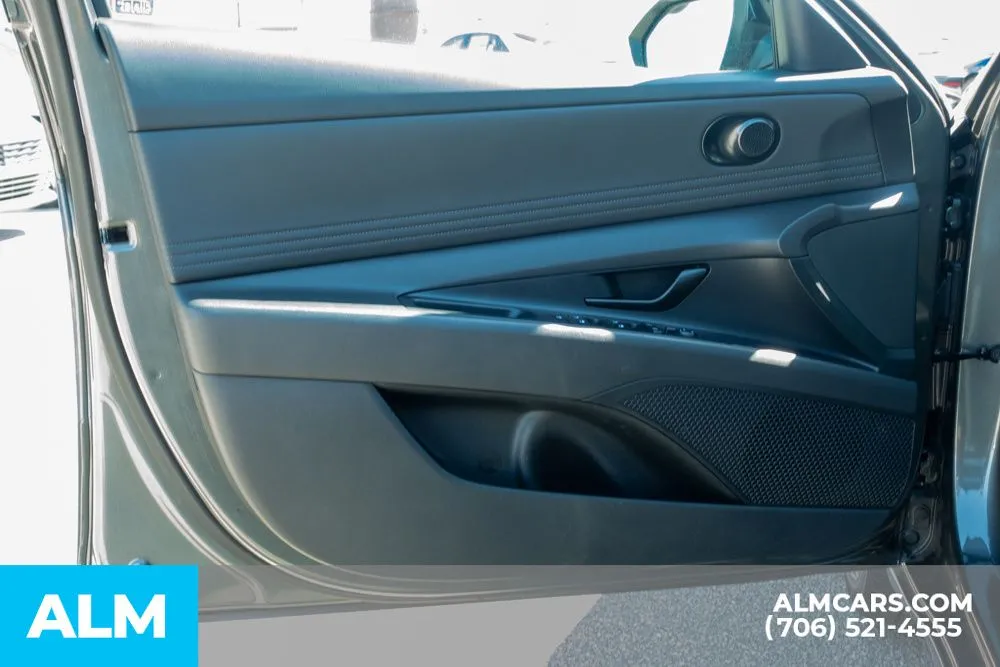 2025 Hyundai Elantra SEL - Photo 20