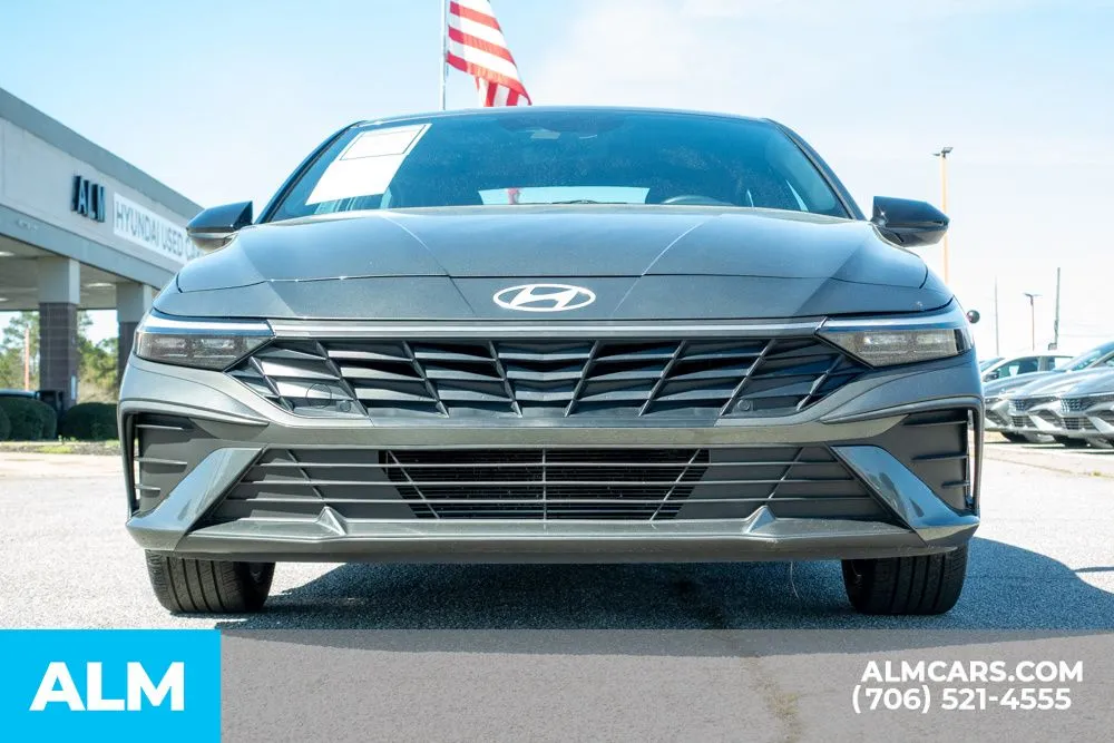 2025 Hyundai Elantra SEL - Photo 9