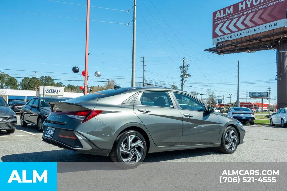 2025 Hyundai Elantra SEL - Photo 6