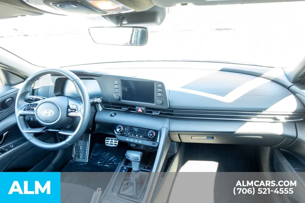2025 Hyundai Elantra SEL - Photo 27