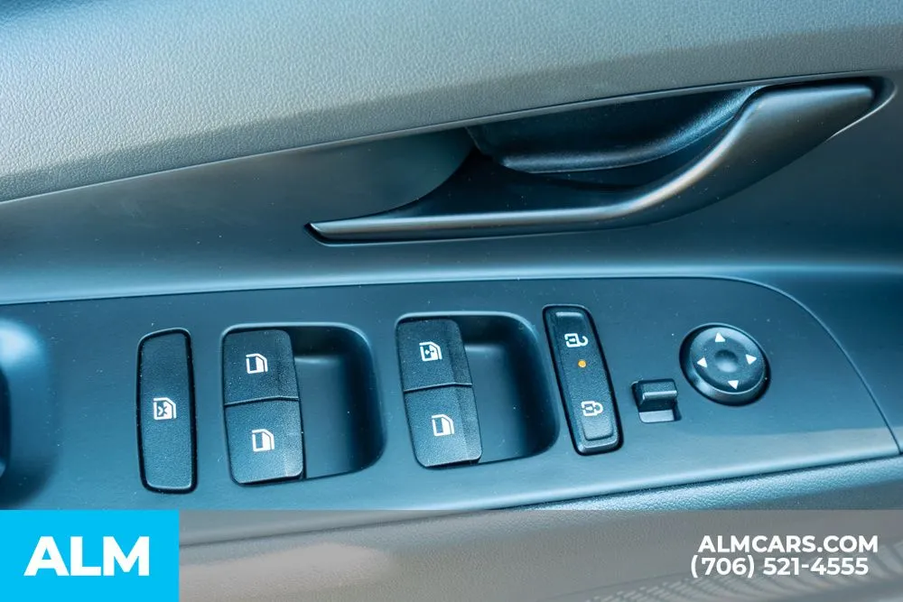 2025 Hyundai Elantra SEL - Photo 22