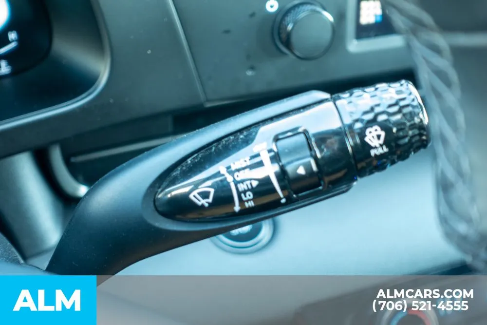 2025 Hyundai Elantra SEL - Photo 32