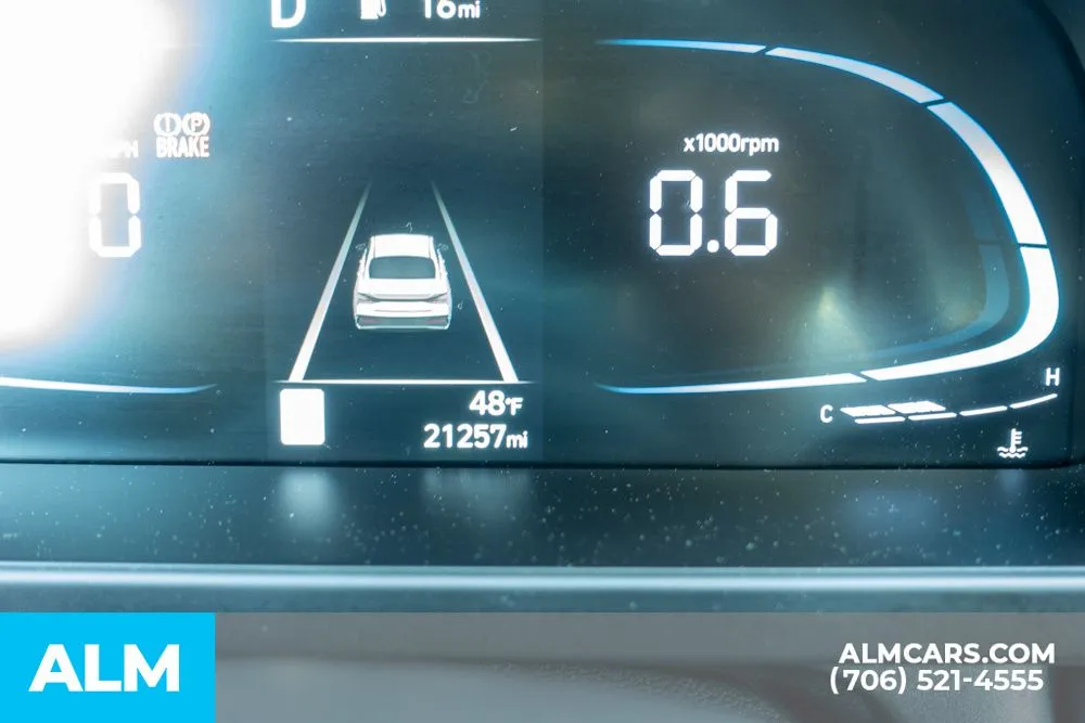 2025 Hyundai Elantra SEL - Photo 37