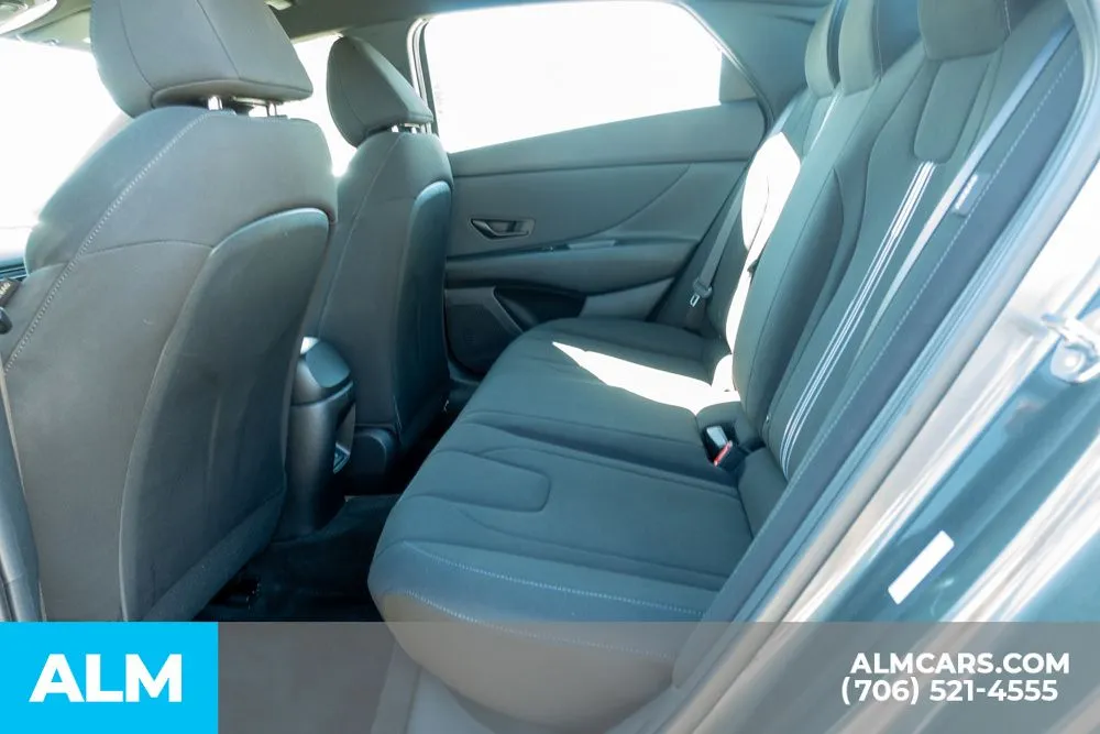 2025 Hyundai Elantra SEL - Photo 18