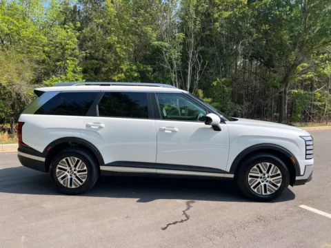 More photos of 2026 Hyundai Palisade Hybrid Blue SEL at ALM Hyundai Athens, GA