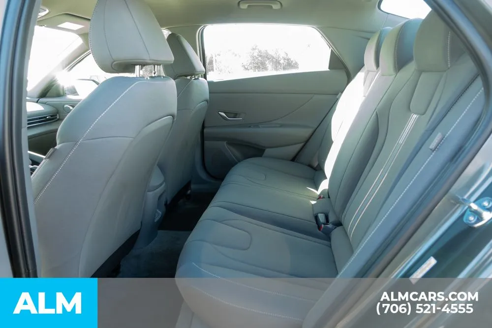 2025 Hyundai Elantra SEL - Photo 18