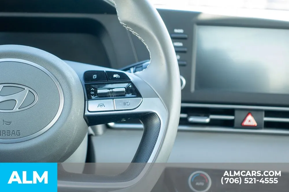 2025 Hyundai Elantra SEL - Photo 30