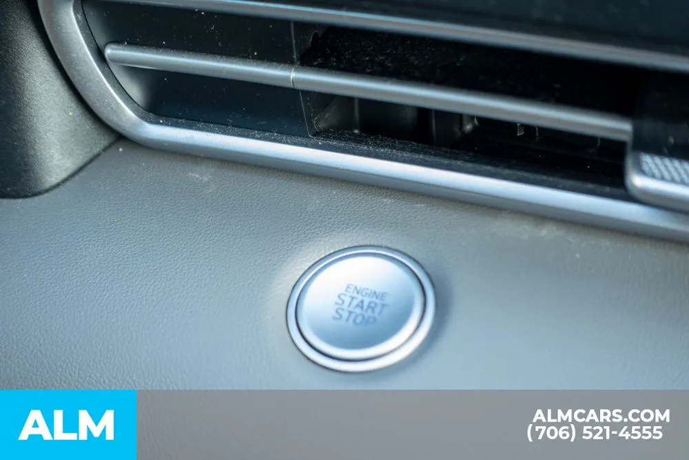 2025 Hyundai Elantra SEL - Photo 38