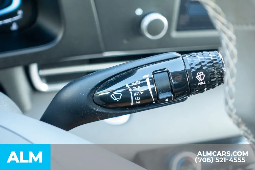 2025 Hyundai Elantra SEL - Photo 32