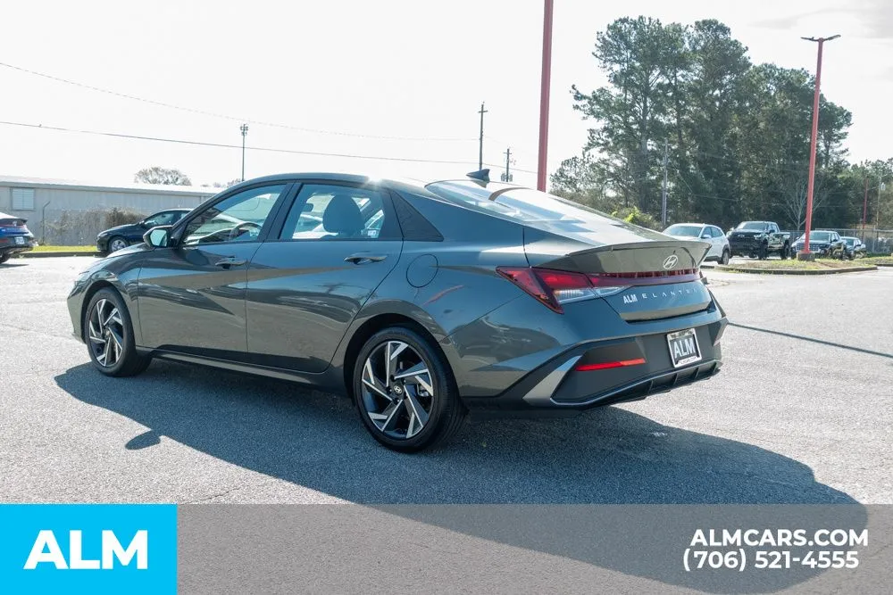 2025 Hyundai Elantra SEL - Photo 8