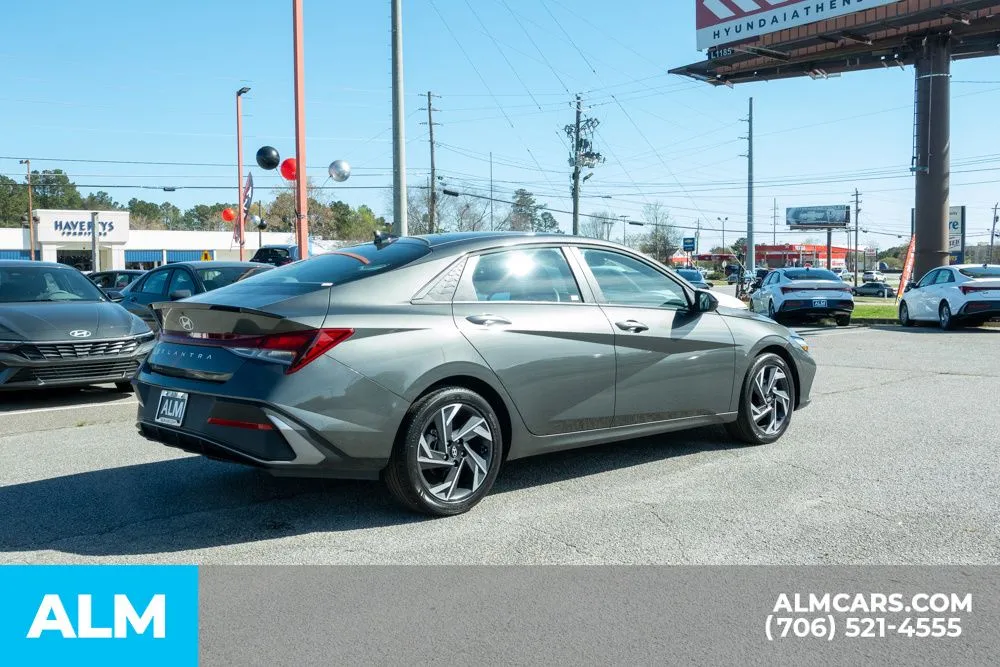 2025 Hyundai Elantra SEL - Photo 6