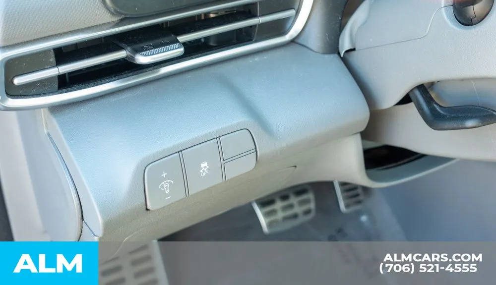 2025 Hyundai Elantra SEL - Photo 23
