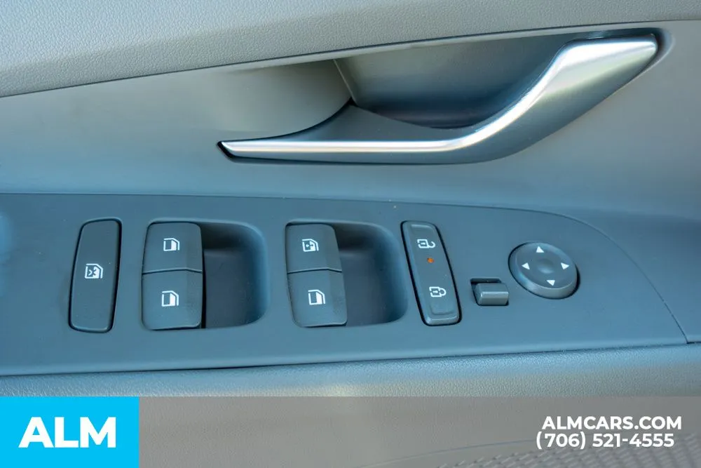 2025 Hyundai Elantra SEL - Photo 22