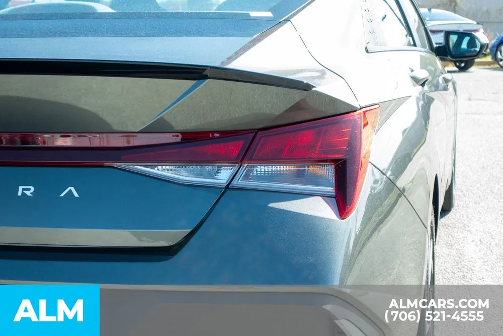 2025 Hyundai Elantra SEL - Photo 11