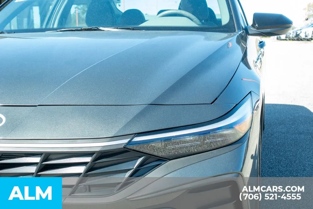 2025 Hyundai Elantra SEL - Photo 14
