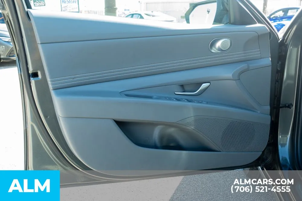 2025 Hyundai Elantra SEL - Photo 20