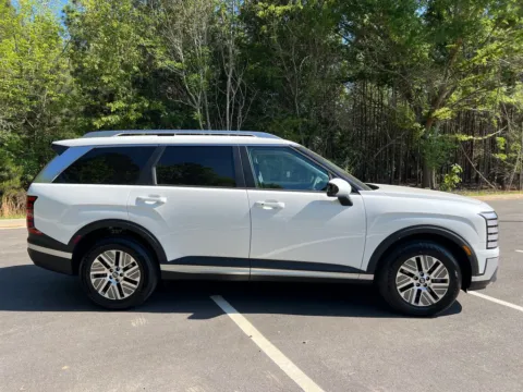 More photos of 2026 Hyundai Palisade Hybrid Blue SEL at ALM Hyundai Athens, GA