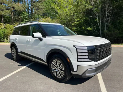 More photos of 2026 Hyundai Palisade Hybrid Blue SEL at ALM Hyundai Athens, GA