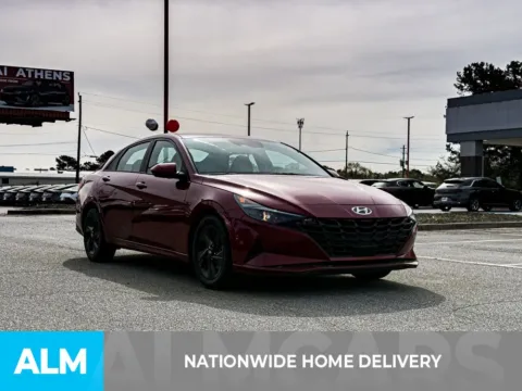 More photos of 2021 Hyundai Elantra SEL at ALM Hyundai Athens, GA