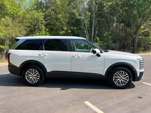 More photos of 2026 Hyundai Palisade SE at ALM Hyundai Athens, GA