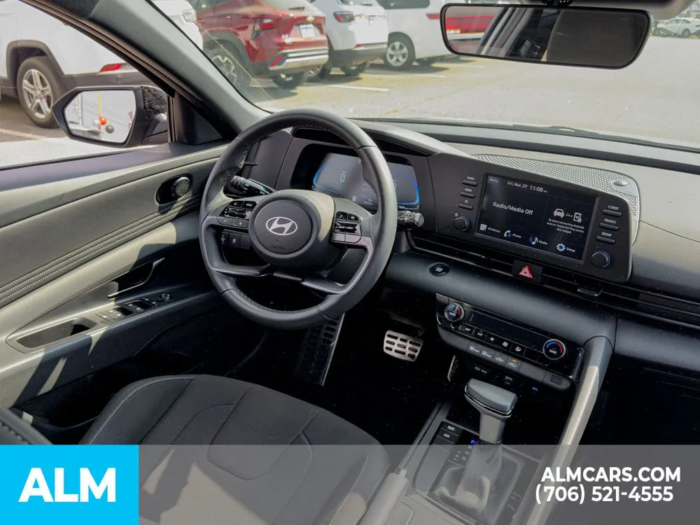 2025 Hyundai Elantra SEL - Photo 11