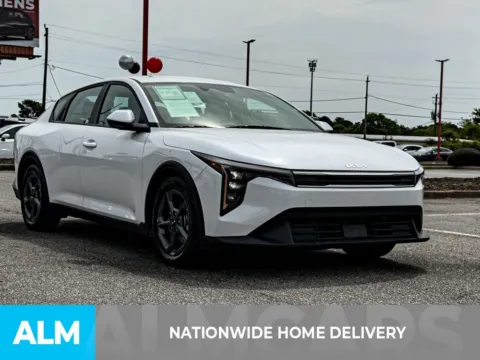 More photos of 2025 Kia K4 LXS at ALM Hyundai Athens, GA