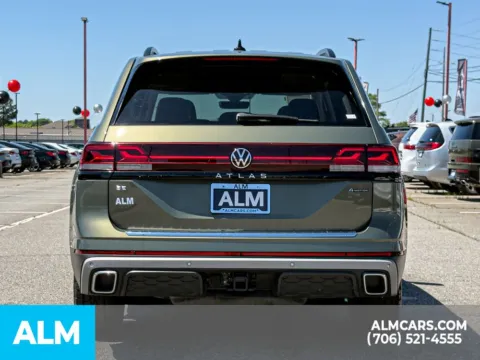 More photos of 2024 Volkswagen Atlas 2.0T Peak Edition SE w/Technology at ALM Hyundai Athens, GA
