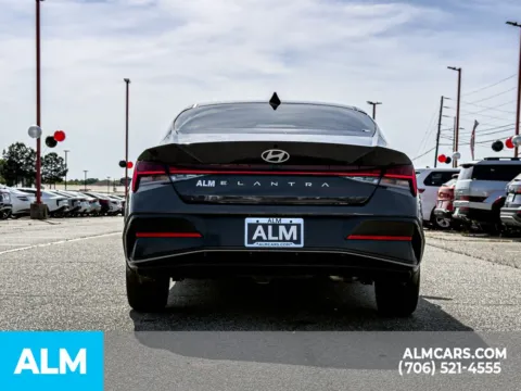 More photos of 2024 Hyundai Elantra SEL at ALM Hyundai Athens, GA
