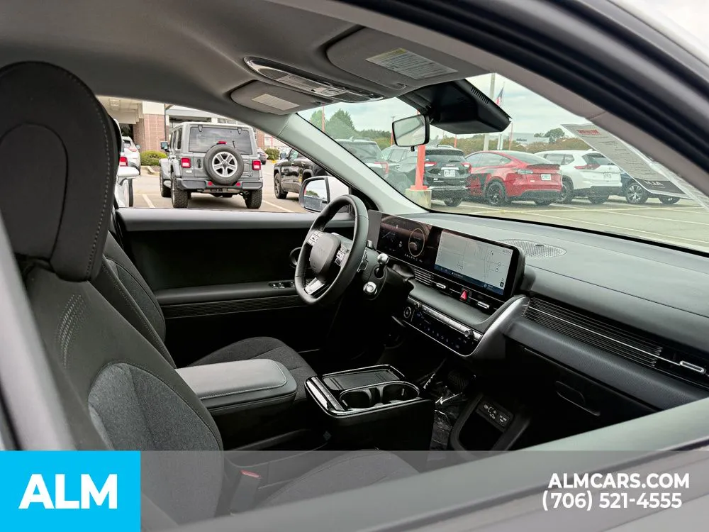 2025 Hyundai IONIQ 5 SE - Photo 17