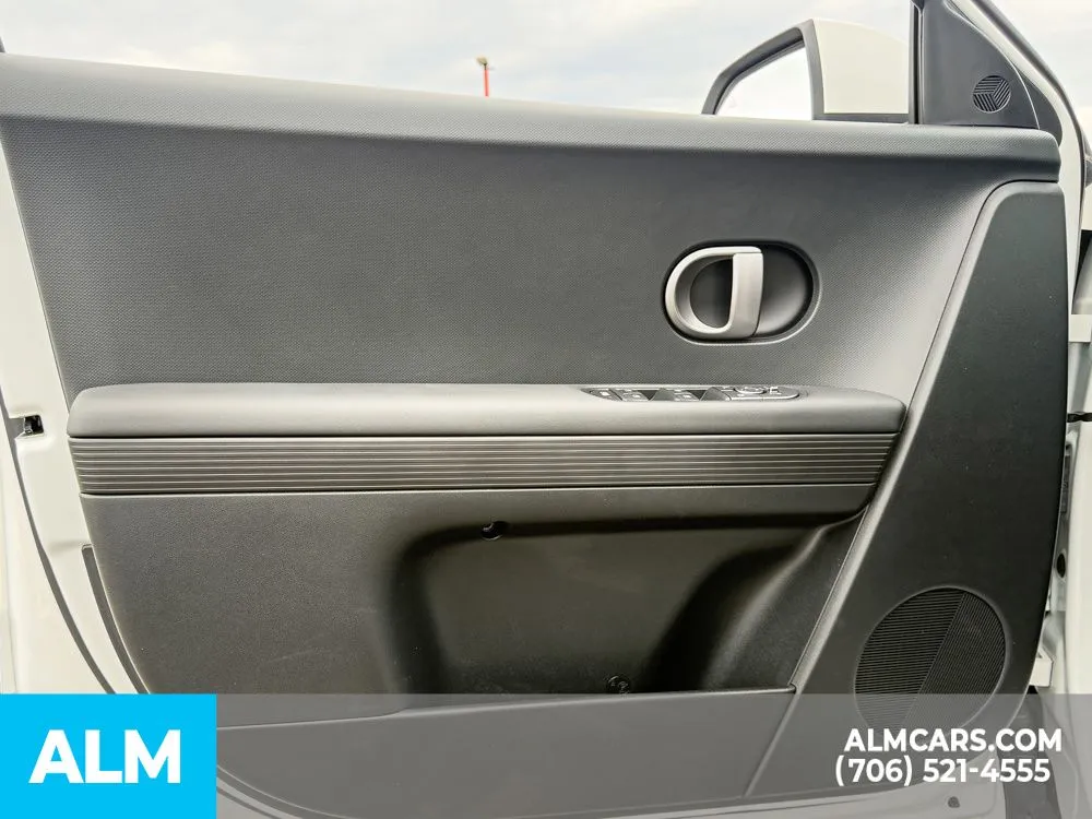 2025 Hyundai IONIQ 5 SE - Photo 10