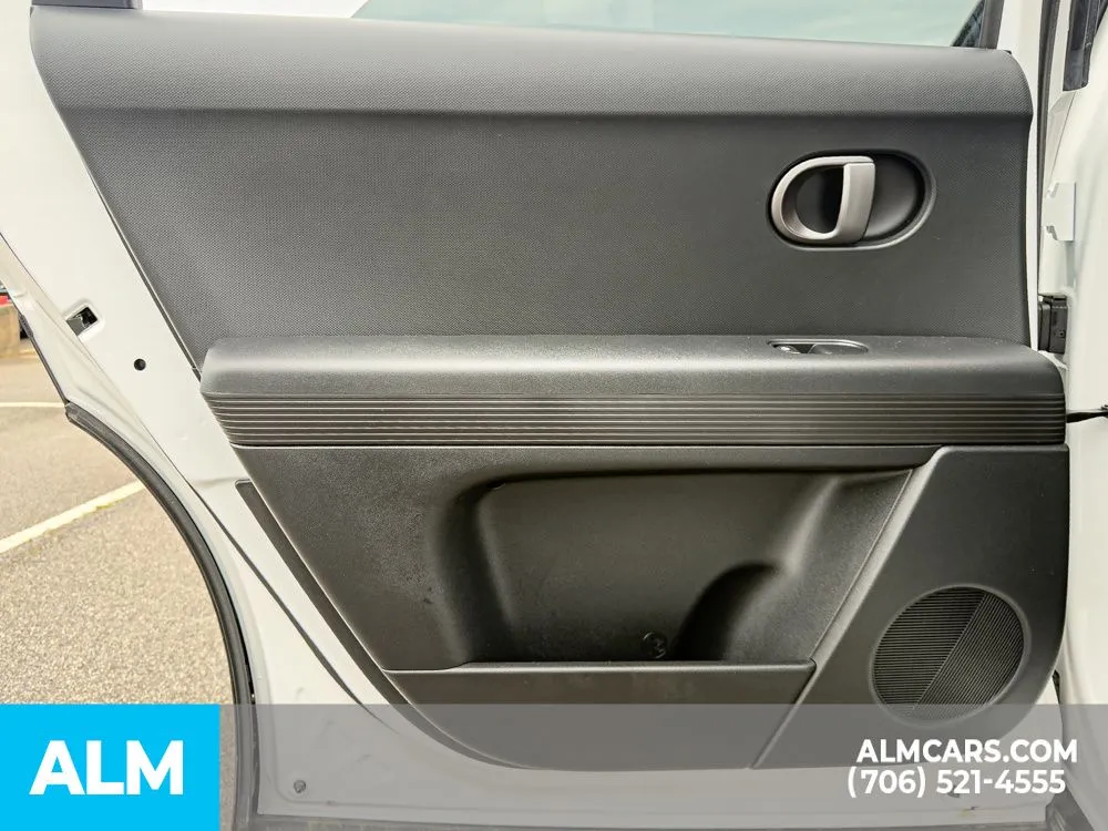 2025 Hyundai IONIQ 5 SE - Photo 12