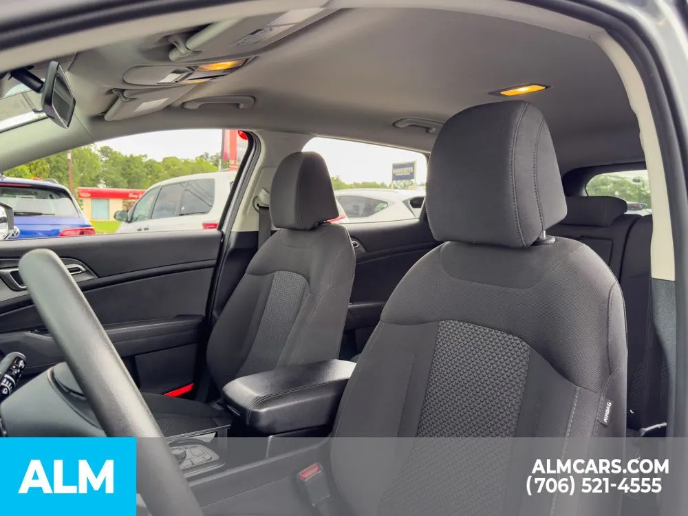 2025 Kia Sportage LX - Photo 15