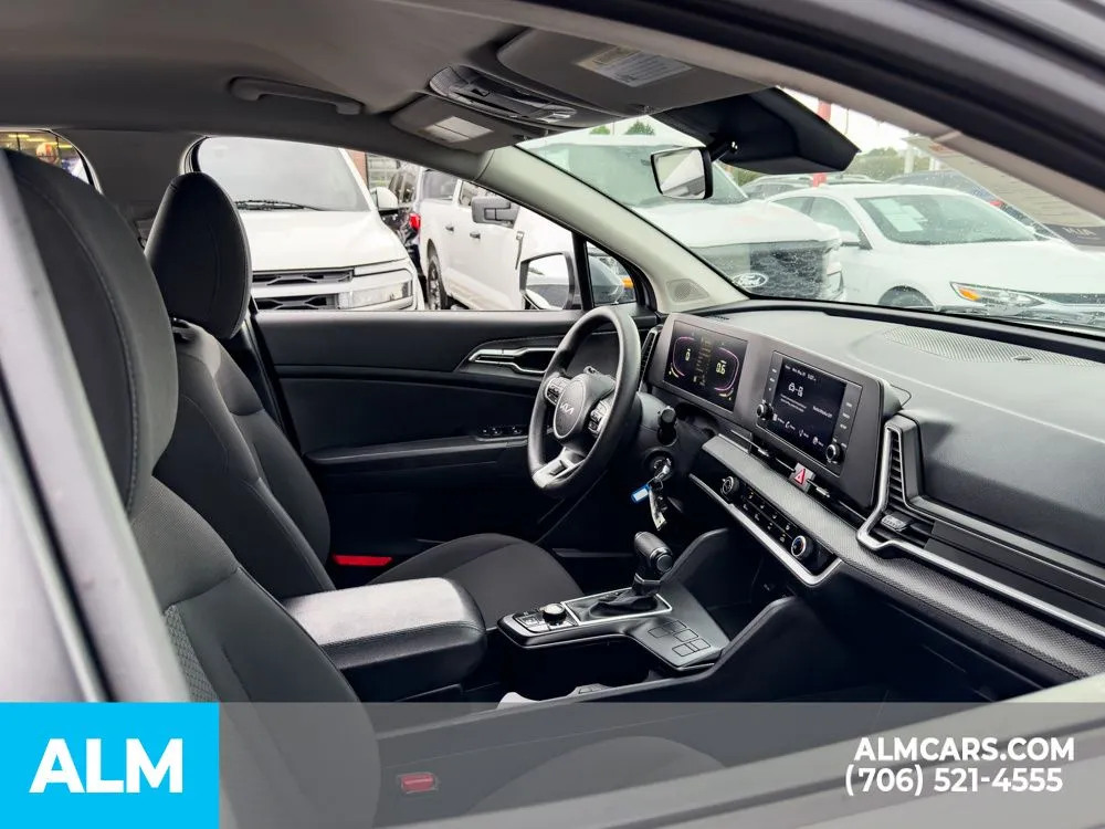 2025 Kia Sportage LX - Photo 24