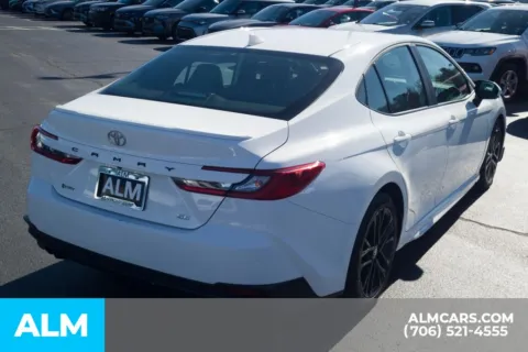 More photos of 2025 Toyota Camry SE at ALM Hyundai Athens, GA