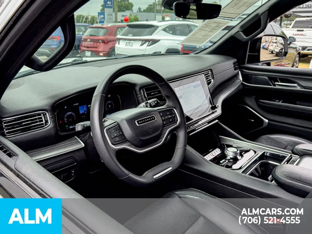 2023 Jeep Wagoneer L Series II - Photo 10