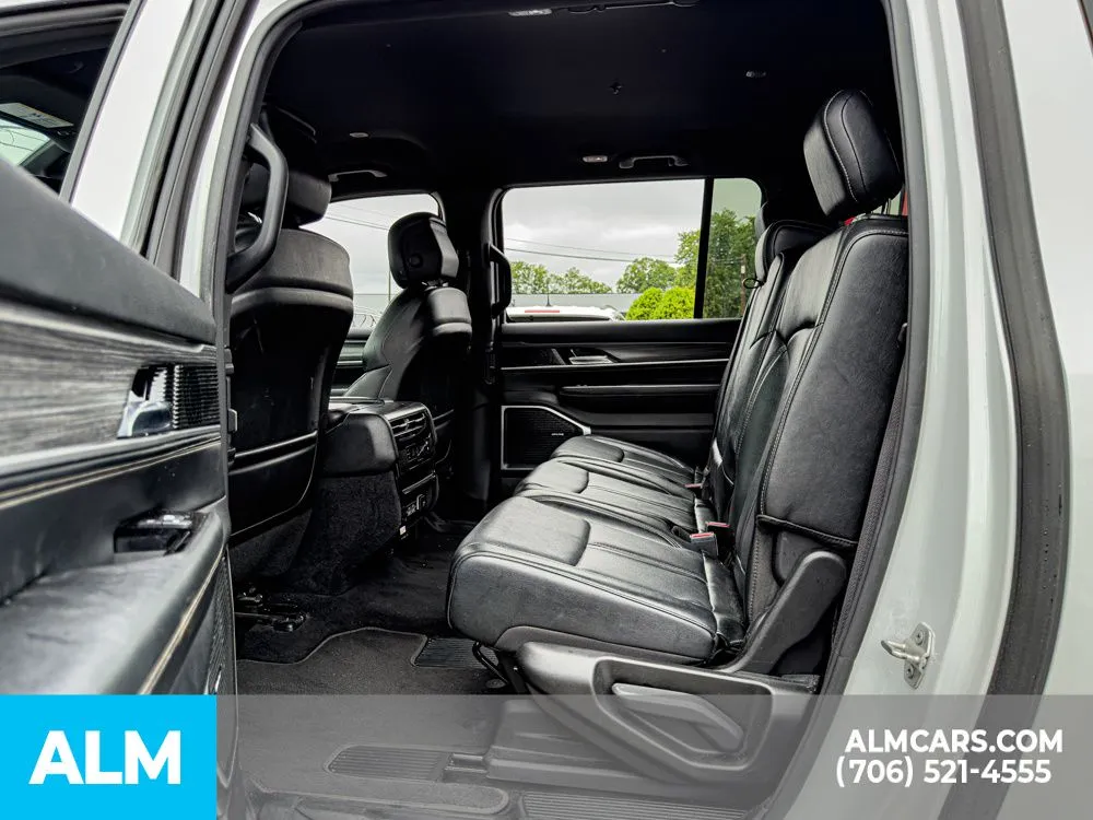 2023 Jeep Wagoneer L Series II - Photo 15