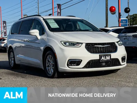 More photos of 2022 Chrysler Pacifica Touring L at ALM Hyundai Athens, GA
