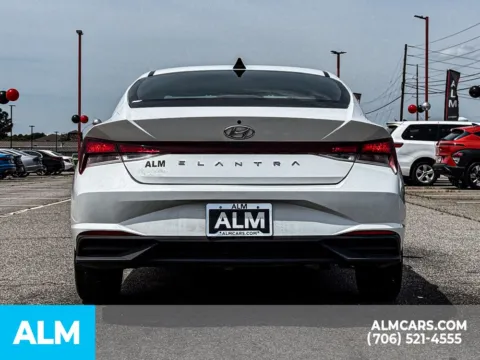 More photos of 2023 Hyundai Elantra SEL at ALM Hyundai Athens, GA