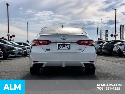 More photos of 2020 Toyota Camry SE at ALM Hyundai Athens, GA
