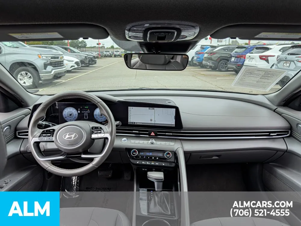 2025 Hyundai Elantra SEL - Photo 17