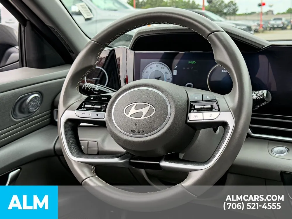 2025 Hyundai Elantra SEL - Photo 16