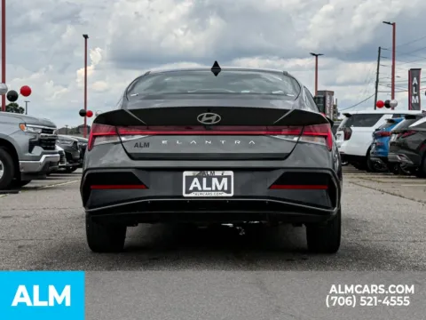 More photos of 2025 Hyundai Elantra SEL Convenience at ALM Hyundai Athens, GA
