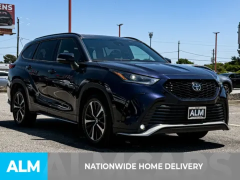 More photos of 2022 Toyota Highlander XSE at ALM Hyundai Athens, GA