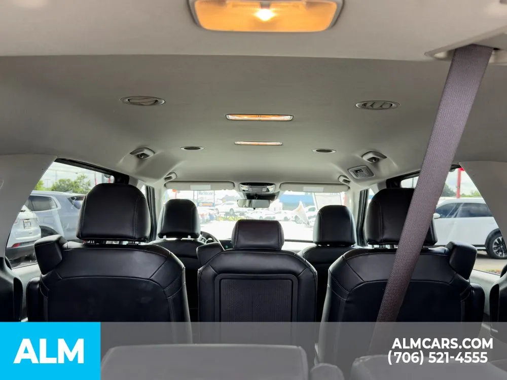2025 Kia Carnival LXS - Photo 21