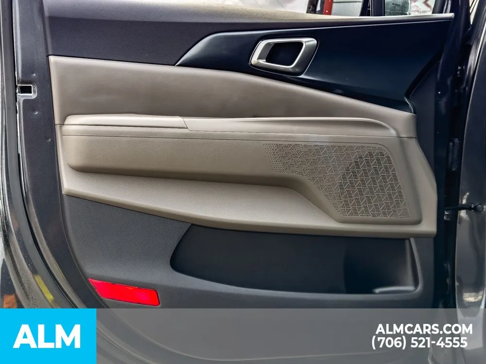 2025 Kia Carnival LXS - Photo 10