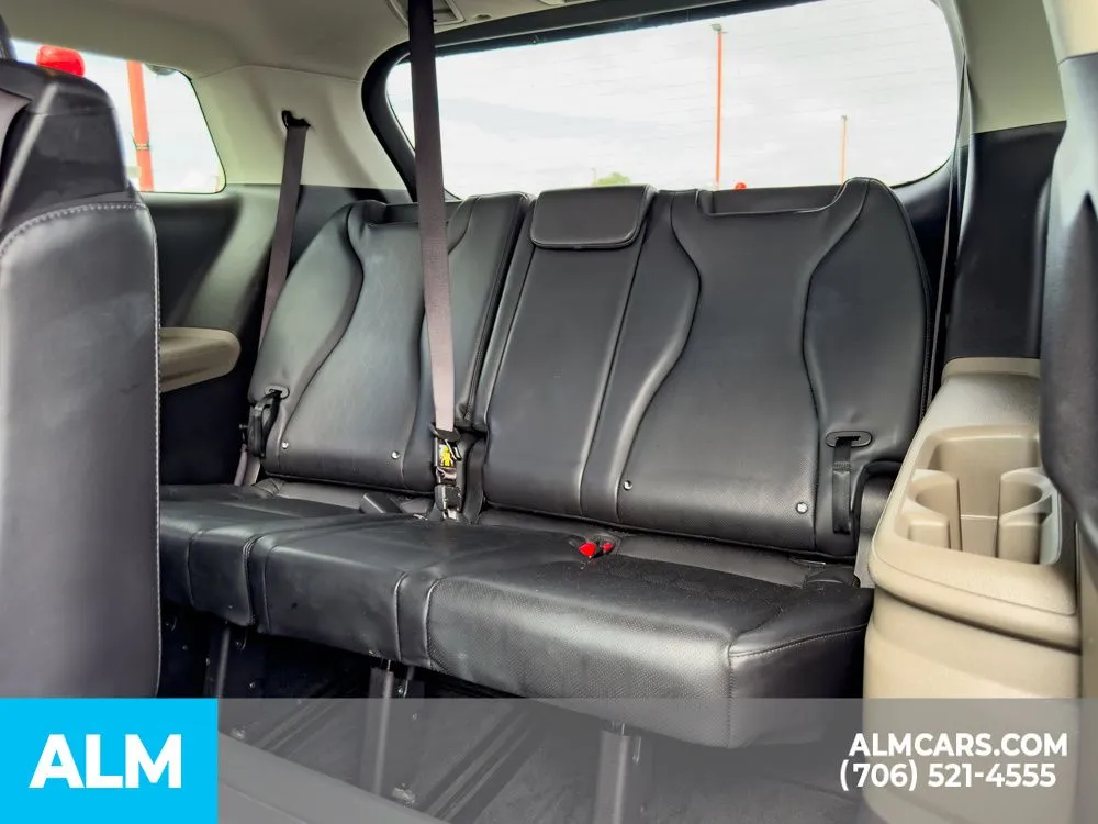 2025 Kia Carnival LXS - Photo 17